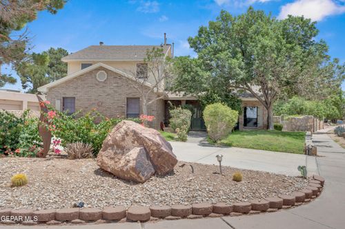 12221 Roberta Lynne Dr, El Paso, TX, 79936-6808 | Card Image