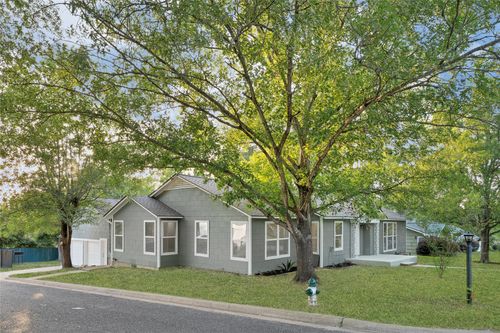 1930 Avenue P, Huntsville, TX, 77340-5028 | Card Image