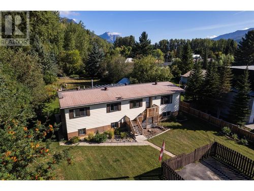 1269 Colclough Ave, Fernie, BC, V0B1M1 | Card Image