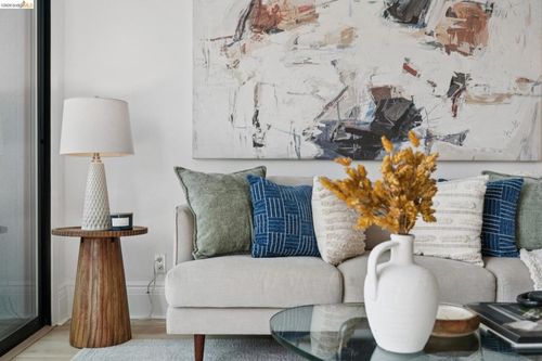 204-7 7 Embarcadero, Oakland, CA, 94607 | Card Image