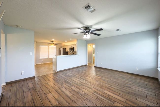 592 S Baese Rd, House other with 3 bedrooms, 2 bathrooms and null parking in Elm Mott TX | Image 6