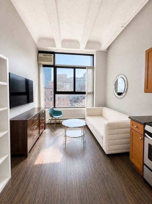 428-12 Stoneholm St, Boston, MA, 02115 | Card Image
