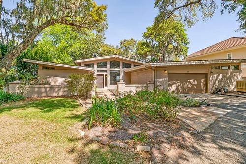 110 Highpoint Drive, Gulf Breeze, FL, 32561 | Card Image