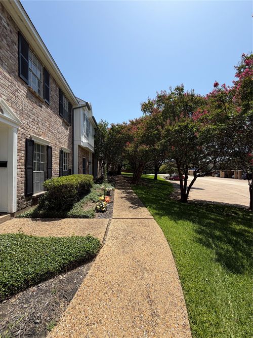 625 Trailwood Ct, Garland, TX, 75043-5688 | Card Image