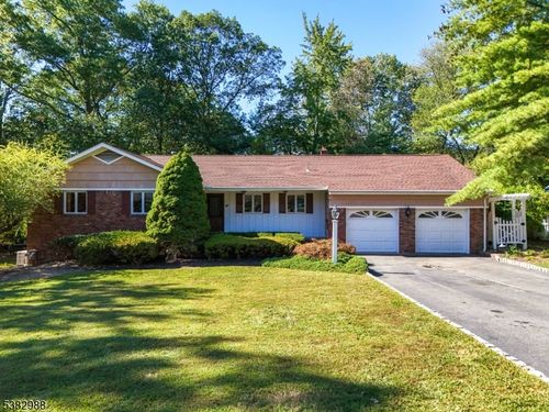 61 Douglas Dr, Towaco, NJ, 07082-1546 | Card Image