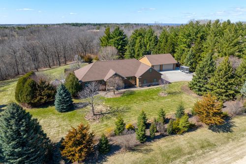 30915 Hay Creek Hills Dr, Red Wing, MN, 55066-7434 | Card Image