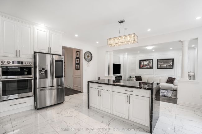 28 Clockwork Dr, House other with 7 bedrooms, 7 bathrooms and 2 parking in Brampton ON | Image 8