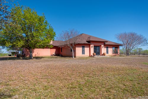 2148 County Road 220, Floresville, TX, 78114-5163 | Card Image