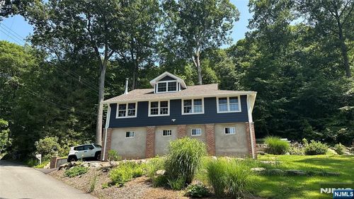 20 Mt Crest Rd, Oak Ridge, NJ, 07438-9141 | Card Image