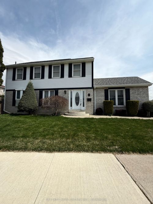 2 Junewood Cres, Brampton, ON, L6S3T6 | Card Image