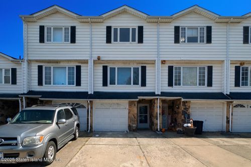 36 Carlyle Grn, Staten Island, NY, 10312-1728 | Card Image