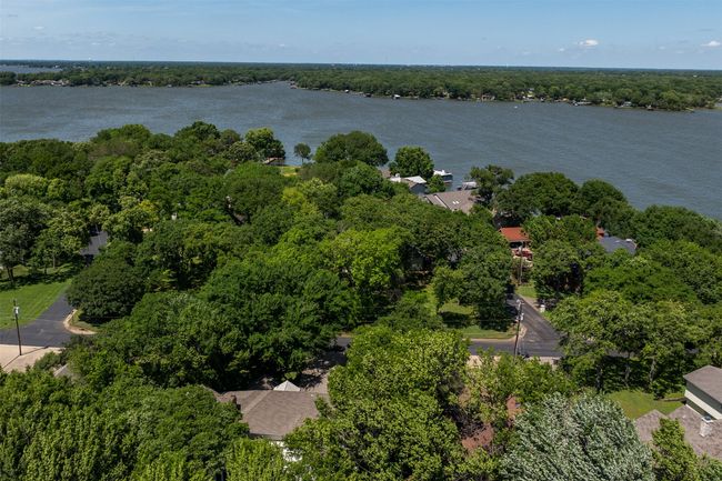 697 Enchanted Isles Dr, House other with 2 bedrooms, 2 bathrooms and null parking in Mabank TX | Image 13