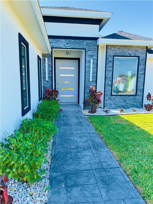 2317 N Woody St, Edinburg, TX, 78541-1423 | Card Image