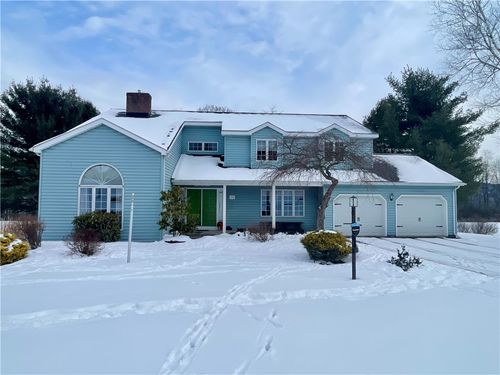 124 Cassie Dr, Norwich, NY, 13815-3327 | Card Image