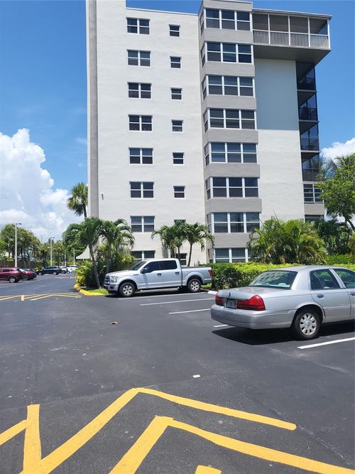 apt-706-1075 Ne Miami Gardens Dr, Miami, FL, 33179-4641 | Card Image