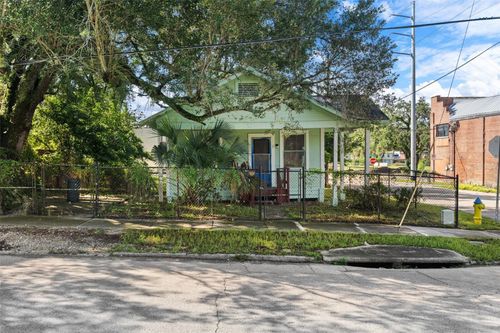 915 E Sitka St, TAMPA, FL, 33604-3123 | Card Image