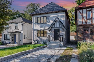 298 S Kingsway, Home with 6 bedrooms, 5 bathrooms and 5 parking in Toronto ON | Image 1