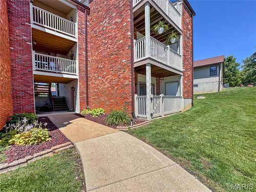 d-11 Meadow Rdg E, Columbia, IL, 62236-2512 | Card Image