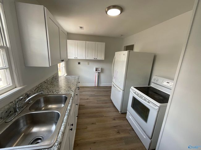 4005 Drake Ave Sw, House other with 3 bedrooms, 1 bathrooms and null parking in Huntsville AL | Image 7
