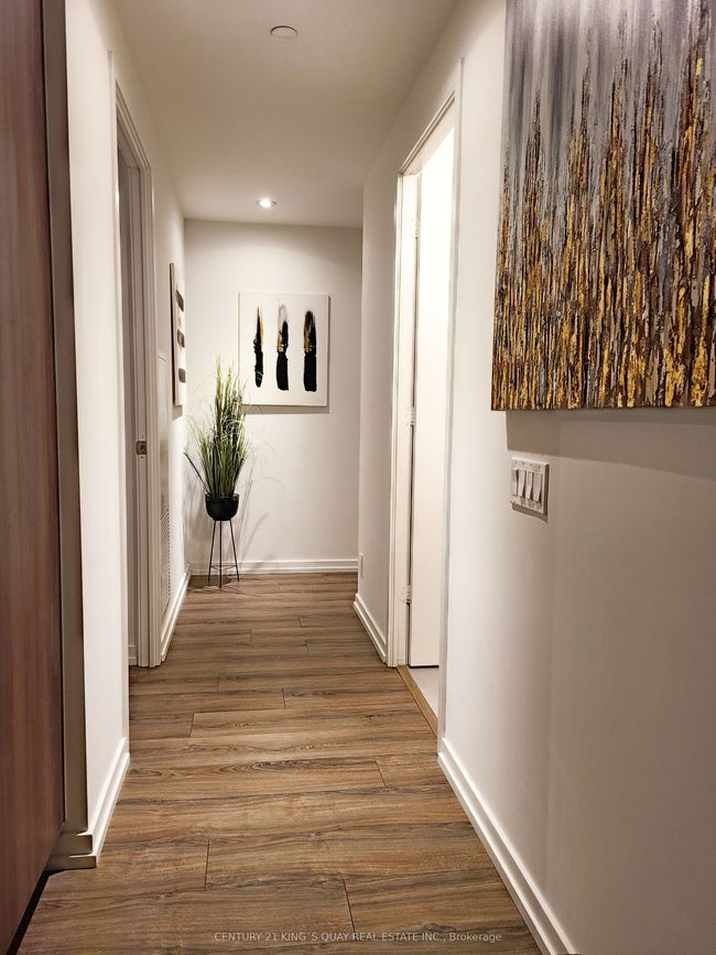 1602 - 7890 Jane St, Condo with 2 bedrooms, 2 bathrooms and 1 parking in Concord ON | Image 4