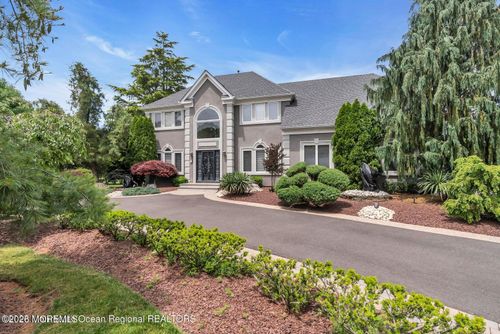 7 Mackenzie Rd, Eatontown, NJ, 07724-2458 | Card Image