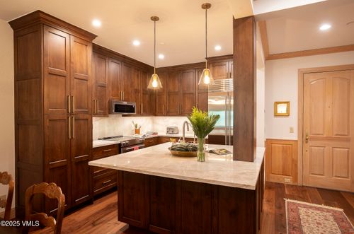a-303-1156 Village Rd, Beaver Creek, CO, 81620-5675 | Card Image