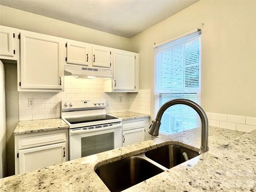 8253 Circle Tree Ln, Charlotte, NC, 28277-8898 | Card Image