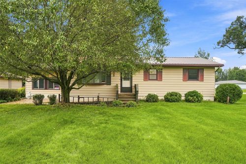 505 S Troy Rd, Robins, IA, 52328-9726 | Card Image