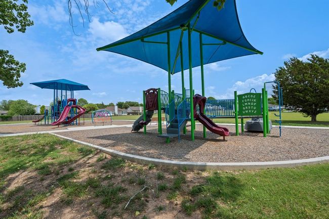 906 Jasmine Trl, House other with 3 bedrooms, 2 bathrooms and 4 parking in Georgetown TX | Image 30