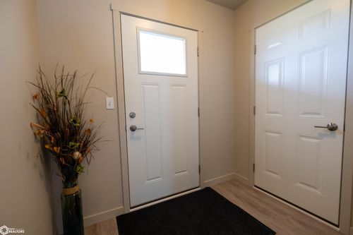 1109 E Southridge Rd, Marshalltown, IA, 50158 | Card Image