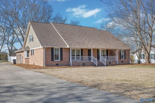 5638 Pawnee Cir, Guntersville, AL, 35976-2844 | Card Image