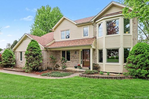 10100 Abrams Frk, Brighton, MI, 48114-8978 | Card Image