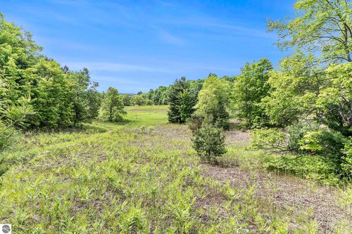 00 1A E Traverse Hwy, Traverse City, MI, 49684 | Card Image
