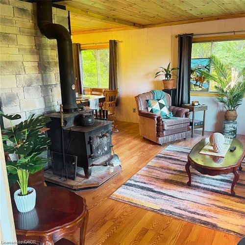 813016 Back Line E, Proton Station, ON, N0C1L0 | Card Image