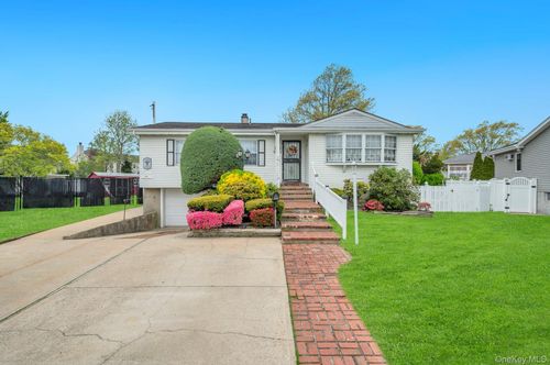 2566 Nelson Dr, Seaford, NY, 11783-3615 | Card Image