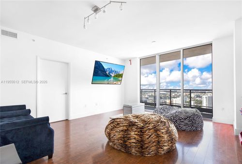 apt-4408-90 Sw 3rd St, Miami, FL, 33130-4075 | Card Image