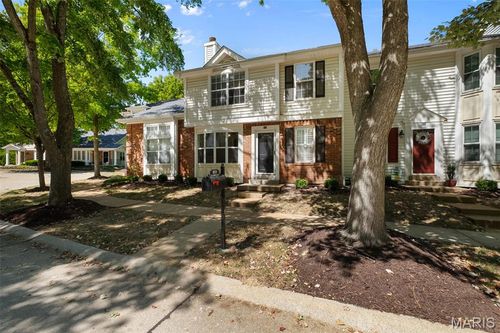 823 Hanna Ct, Manchester, MO, 63021-7595 | Card Image