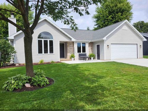 2000 Dreamfield Lane, MENASHA, WI, 54952 | Card Image