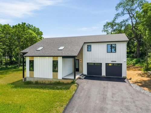 15 Warwick Lake Pkwy, Warwick, NY, 10990-2577 | Card Image