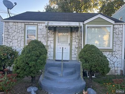 567-569 38th Street, House other with 2 bedrooms, 2 bathrooms and null parking in Paterson NJ | Image 1