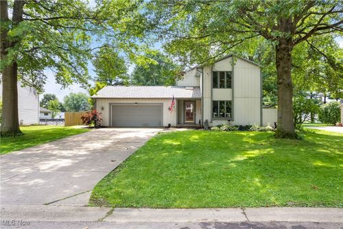 1558 Windcrest St Nw, North Canton, OH, 44720-6081 | Card Image