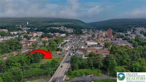 240 Center St, Tamaqua, PA, 18252-2417 | Card Image