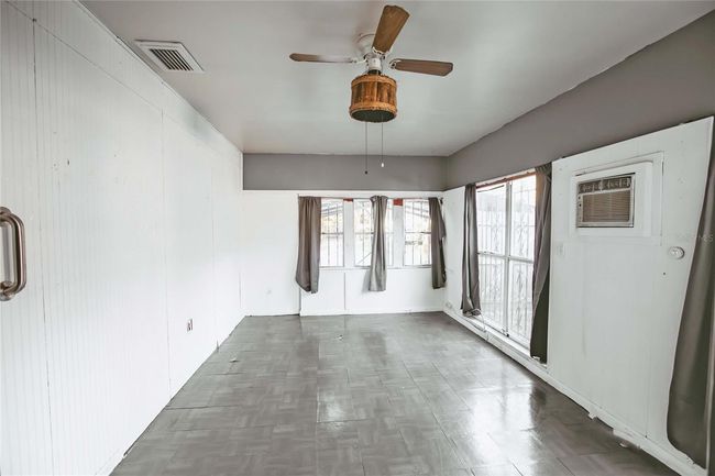 2005 E Crenshaw St, House other with 3 bedrooms, 1 bathrooms and null parking in TAMPA FL | Image 19