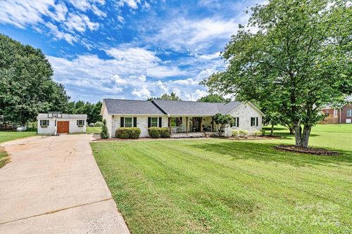 978 La Forest Ln, Concord, NC, 28027-9717 | Card Image