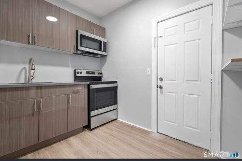 6-25 Whittier St, Bridgeport, CT, 06605-2554 | Card Image