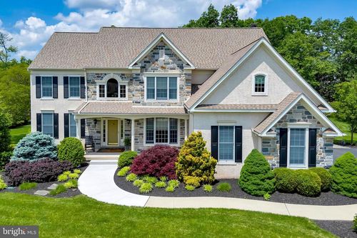 890 Ashbourne Way, Schwenksville, PA, 19473-2411 | Card Image