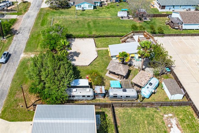 108 N 2 Nd St, House other with 5 bedrooms, 5 bathrooms and 6 parking in Fulton TX | Image 15