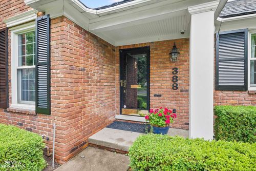 388 Lincoln Rd, Grosse Pointe, MI, 48230-1607 | Card Image