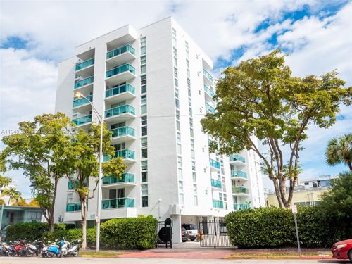 ph06-1035 West Ave, Miami Beach, FL, 33139-4768 | Card Image