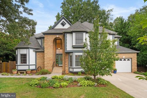 9462 Wooded Glen Ave, BURKE, VA, 22015-4230 | Card Image